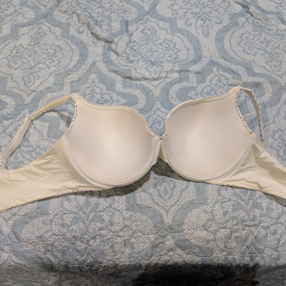 Victoria Secret - Picture 3 of 7